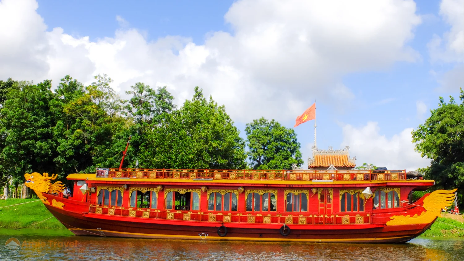Perfume River Hue dry season dragon boat Thien Mu Pagoda Phuoc Duyen tower morning clear sky