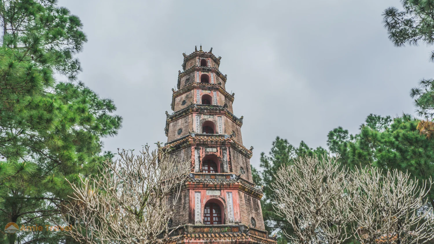 Thien Mu Pagoda Phuoc Duyen Tower morning